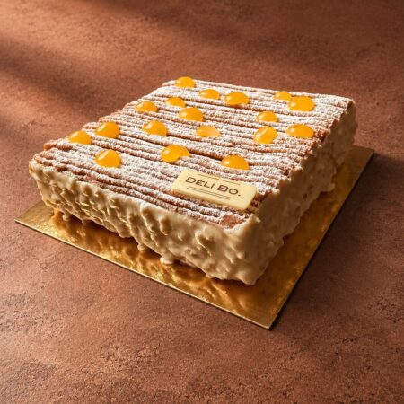 Entremets Casinca Déli Bo : vermicelles de marron, gouttes de clémentine et enrobage chocolat blanc aux éclats d’amande – pâtisserie à Nice